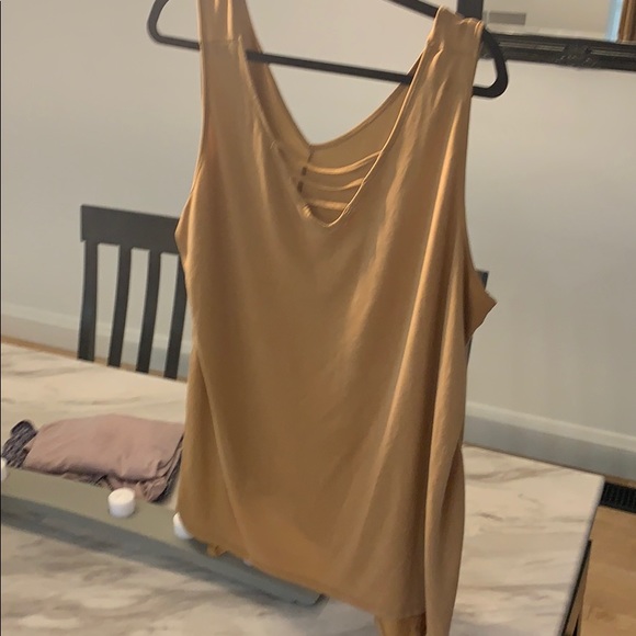 v back tank top - Picture 2 of 3